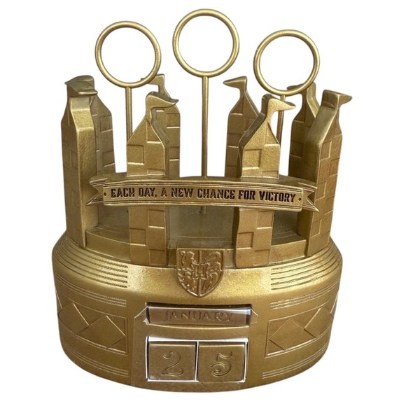 Hallmark Other - Harry Potter™ Quidditch™ Pitch Perpetual Calendar for Office/Home. NEW
